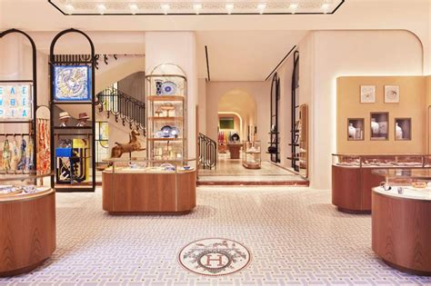 hermes milan store